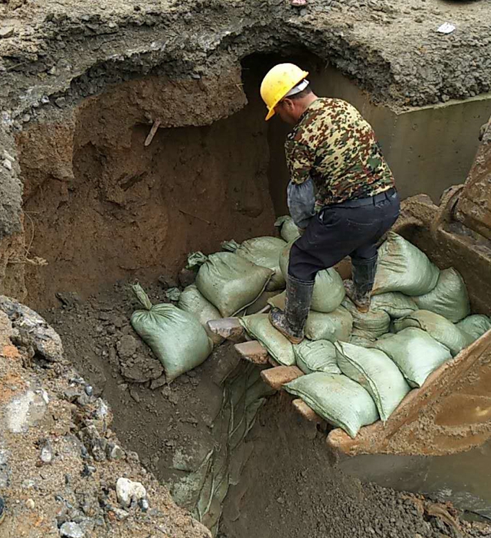 炎陵S207項(xiàng)目部開展滑坡、防汛應(yīng)急救援演練